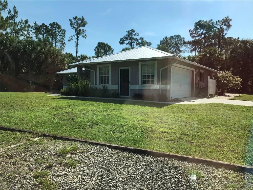 720 1st ST, Naples, FL 34120,225060731