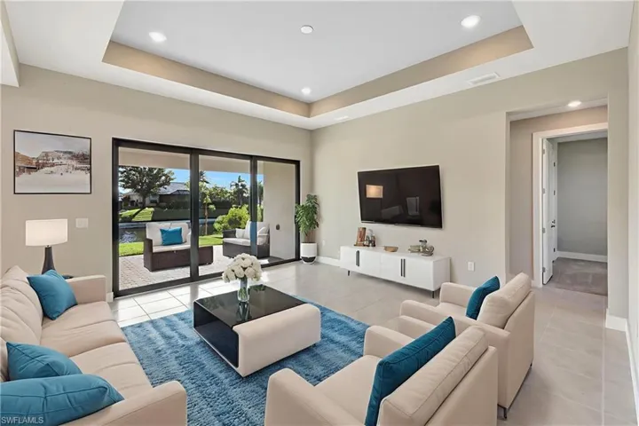 2721 Sw 11th Ave, Cape Coral, Florida 33914
