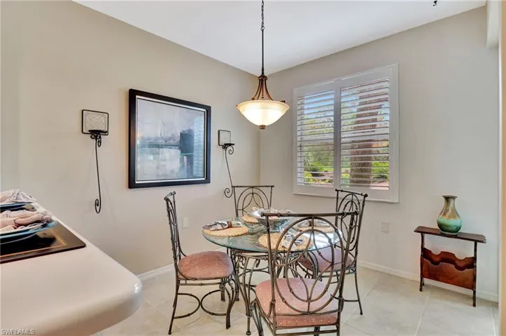 Eat in kitchen with breakfast bar