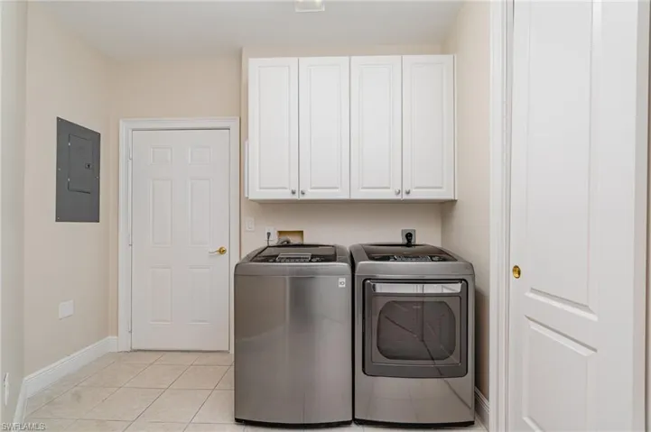 Screened Lanai with healthy amount of natural light