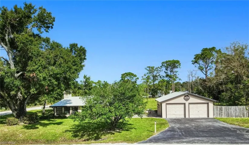 18090  Matt  RD, North Fort Myers, FL 33917