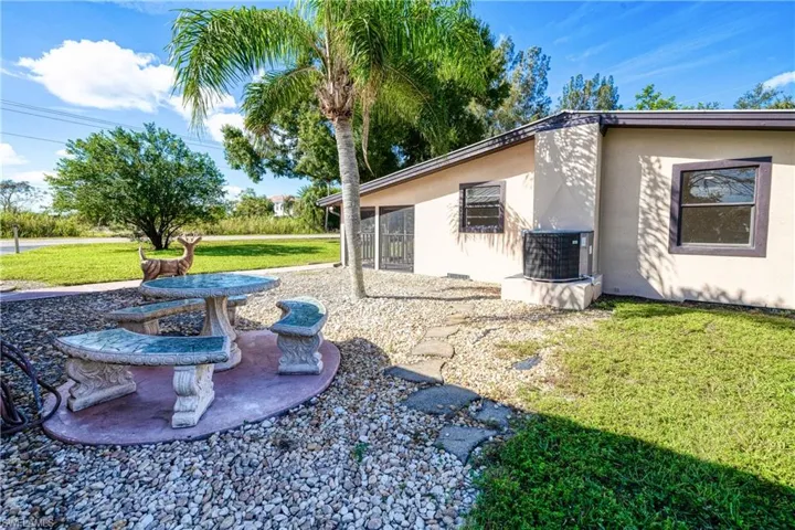 18090  Matt  RD, North Fort Myers, FL 33917