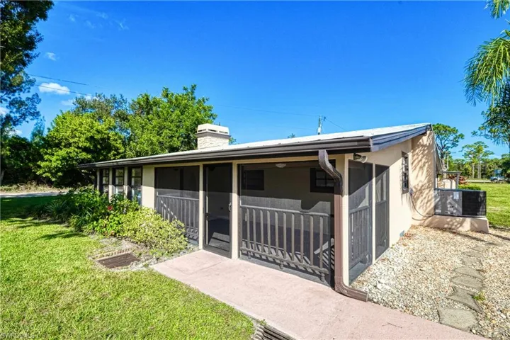 18090  Matt  RD, North Fort Myers, FL 33917