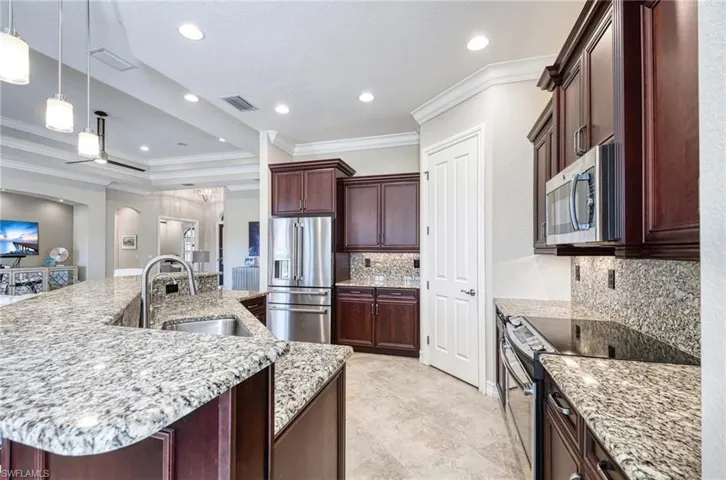 7348  Lantana  WAY, Naples, FL 34119