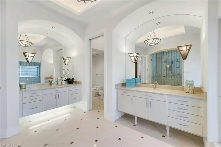 Primary suite bath