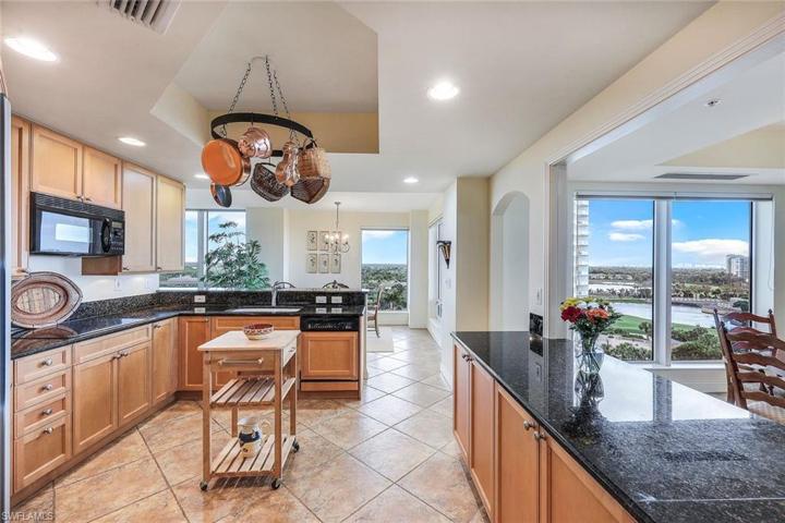 Breakfast nook or breakfast bar? Extra guests? No problem - this home was designed with entertaining in mind.