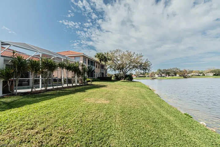 2037  Crestview  WAY, Naples, FL 34119