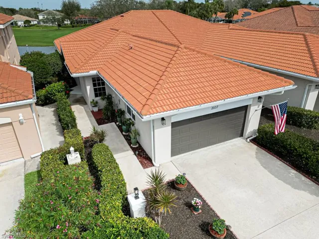 2037  Crestview  WAY, Naples, FL 34119