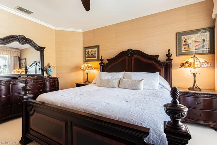 2037  Crestview  WAY, Naples, FL 34119
