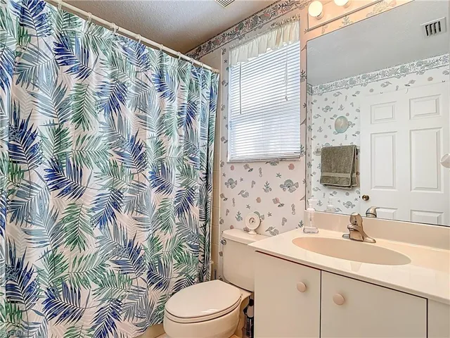 6930 Huntington Lakes Cir 104, Naples, Florida 34119