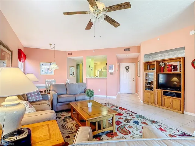 6930 Huntington Lakes Cir 104, Naples, Florida 34119