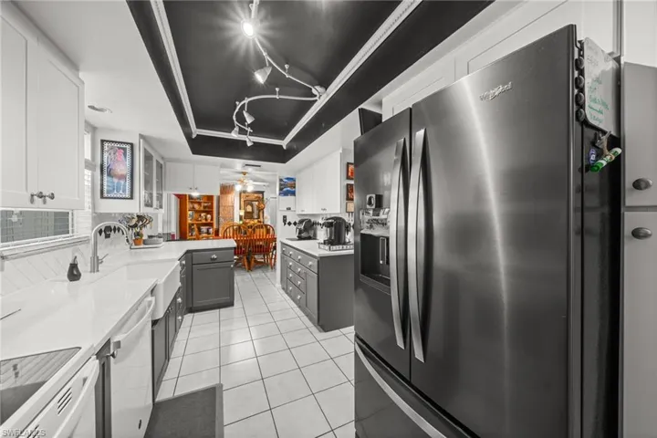 1370  Illinois  DR, Naples, FL 34103