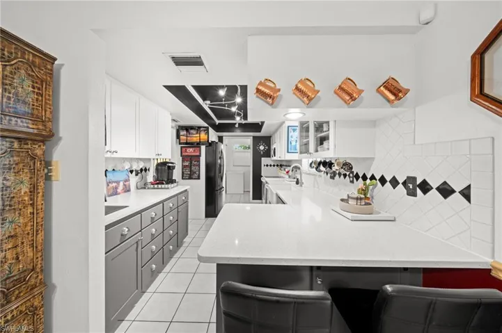 1370  Illinois  DR, Naples, FL 34103