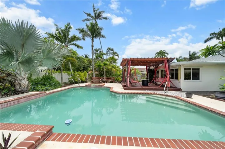 1370  Illinois  DR, Naples, FL 34103