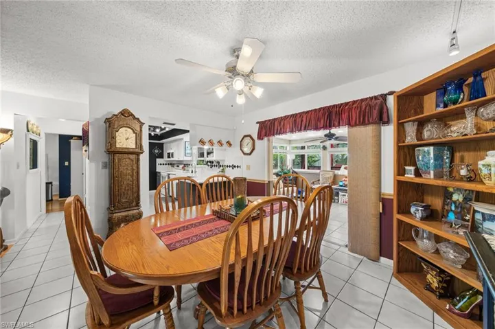 1370  Illinois  DR, Naples, FL 34103