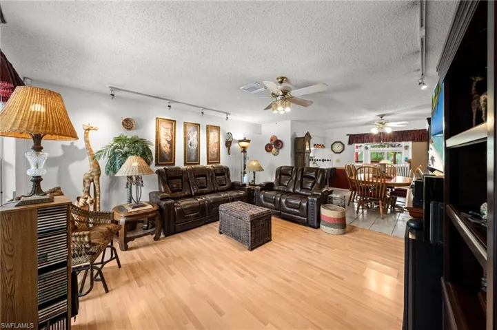 1370  Illinois  DR, Naples, FL 34103