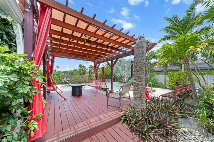 1370  Illinois  DR, Naples, FL 34103