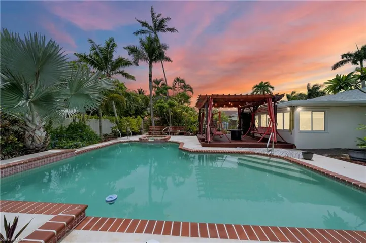 1370  Illinois  DR, Naples, FL 34103