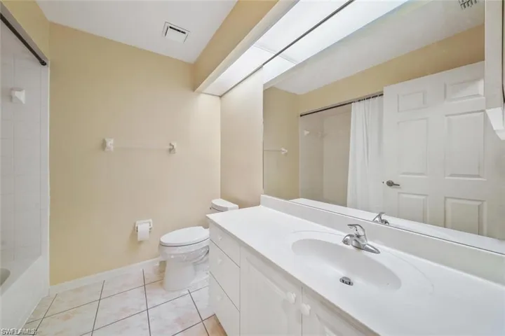 Full guest bathroom