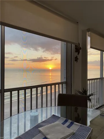 Relax on the balcony while watching the sunset!