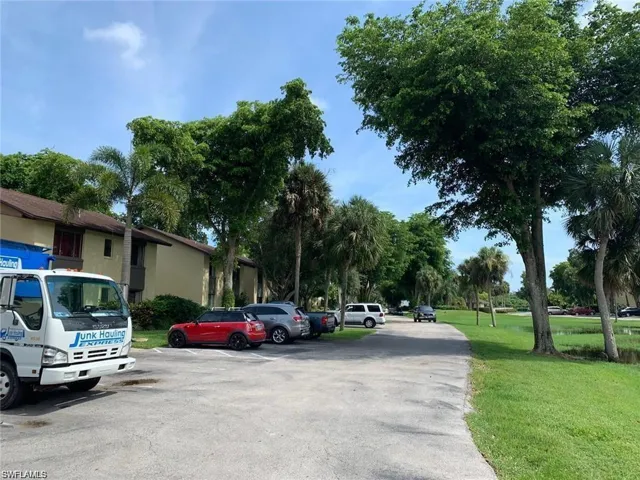 1420 Green Valley Cir 802, Naples, Florida 34104