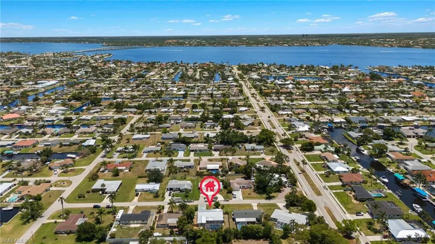 Quick access to downtown Cape Coral and the bridge to Fort Myers.  Just 20 minutes to Ft Myers Beach.