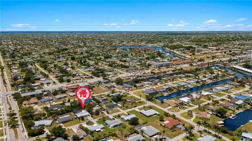 Rutland Court is a quiet street while being just a few houses from El Dorado pkwy and Coronado Pkwy.
