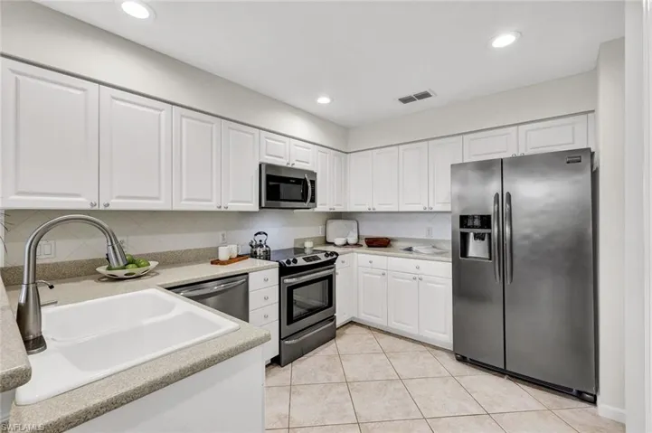 9261 Palmetto Ridge Dr 102, Estero, Florida 34135