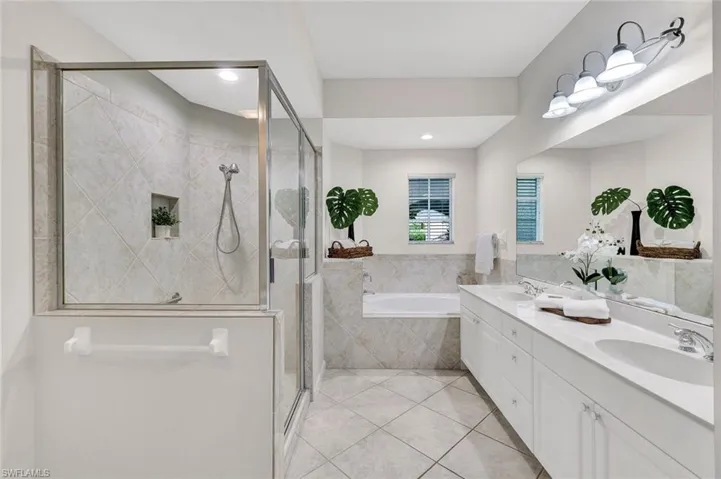 9261 Palmetto Ridge Dr 102, Estero, Florida 34135