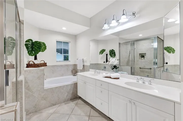 9261 Palmetto Ridge Dr 102, Estero, Florida 34135