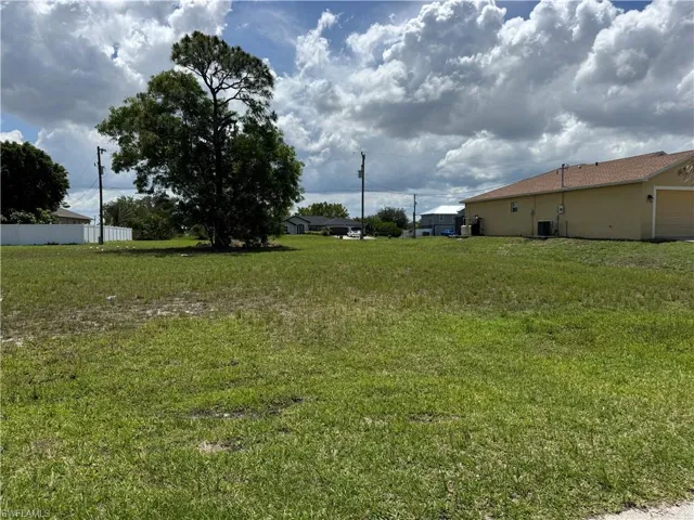 1707 Nw 5th Pl, Cape Coral, Florida 33993
