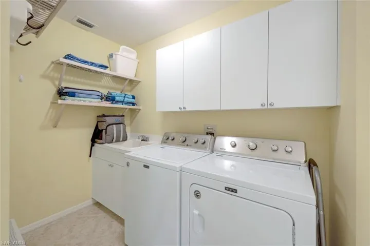 460  LAUNCH  CIR, Naples, FL 34108