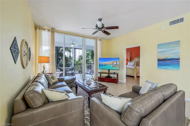460  LAUNCH  CIR, Naples, FL 34108