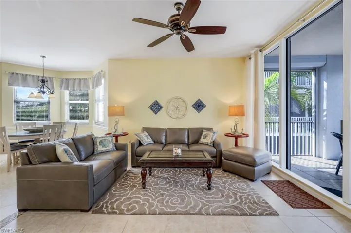 460  LAUNCH  CIR, Naples, FL 34108