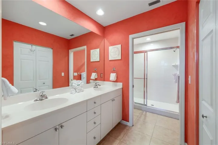 460  LAUNCH  CIR, Naples, FL 34108