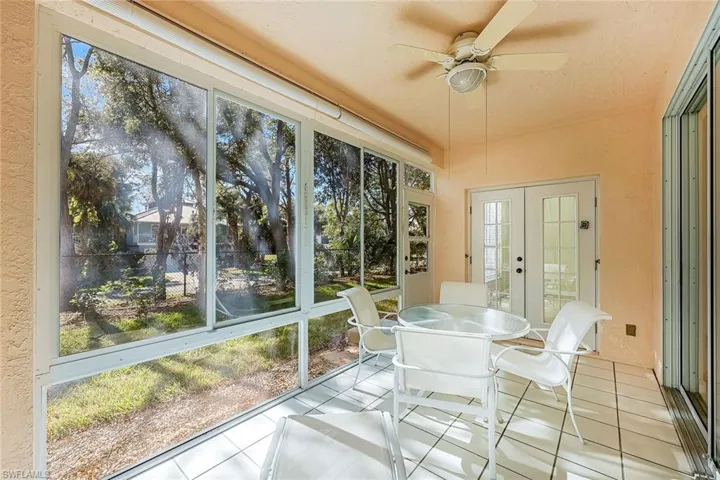 675  Wiggins Lake  DR, Naples, FL 34110