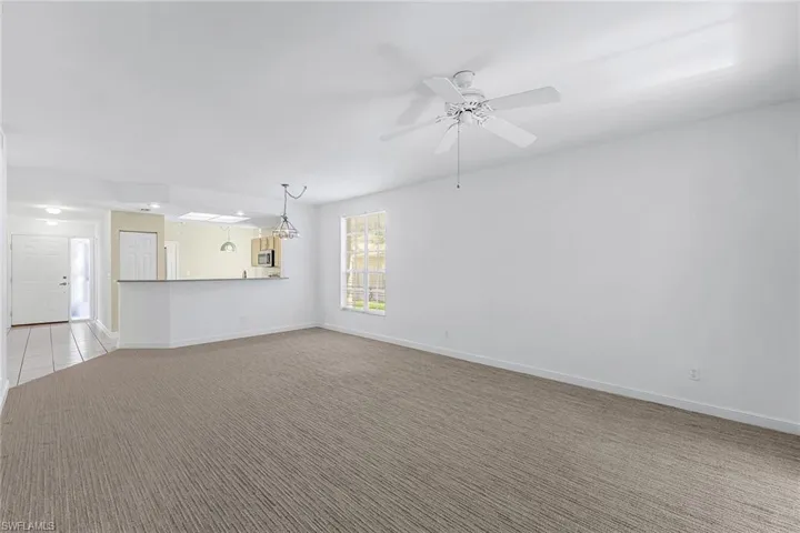 675  Wiggins Lake  DR, Naples, FL 34110