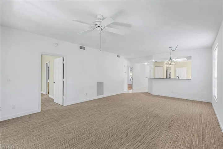 675  Wiggins Lake  DR, Naples, FL 34110