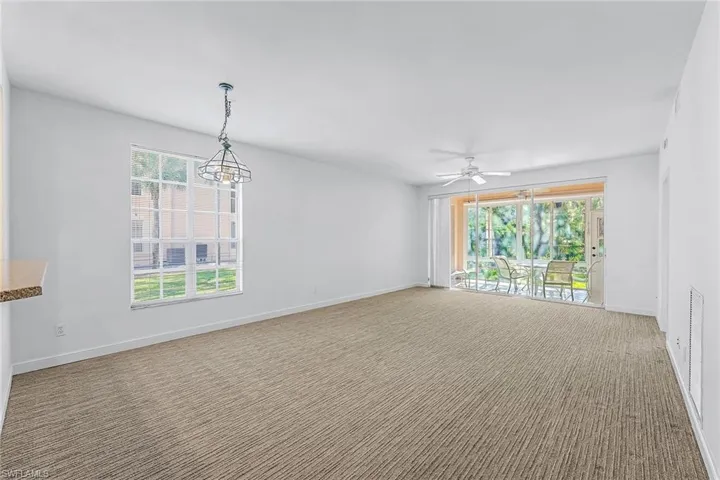 675  Wiggins Lake  DR, Naples, FL 34110