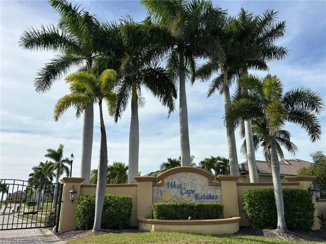 West Cape Estates entrance
