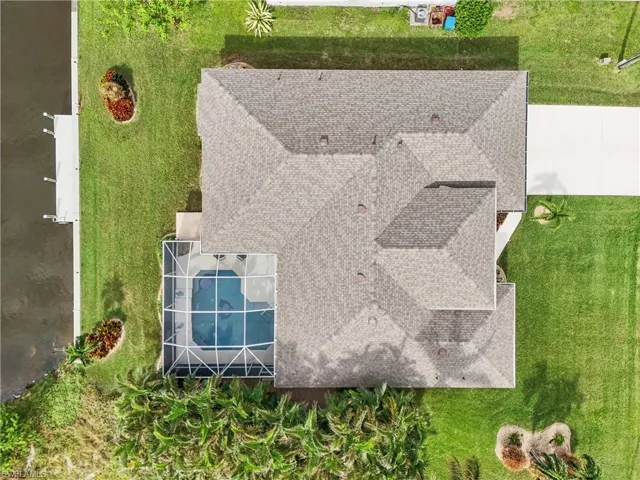 Birds eye view of property