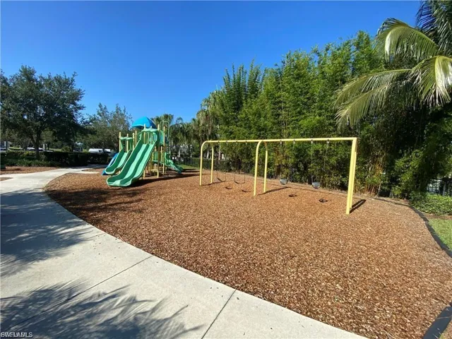 1980  Wellington  ST, Naples, FL 34120