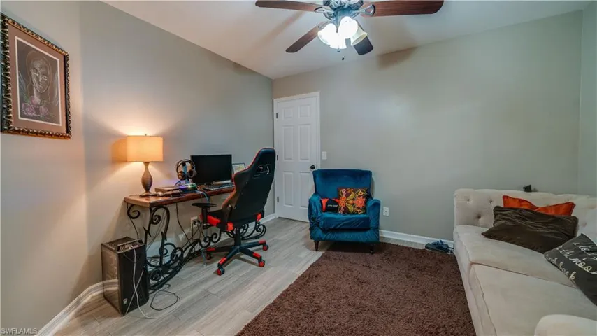 Den/FLex room