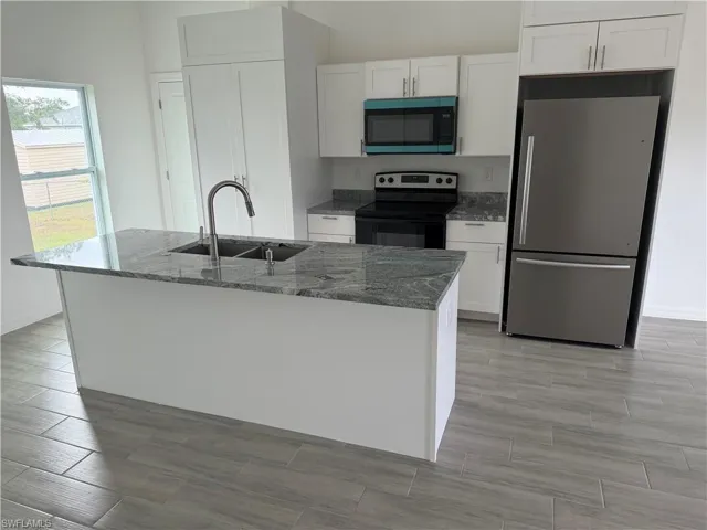 2620  57th W ST, Lehigh Acres, FL 33971