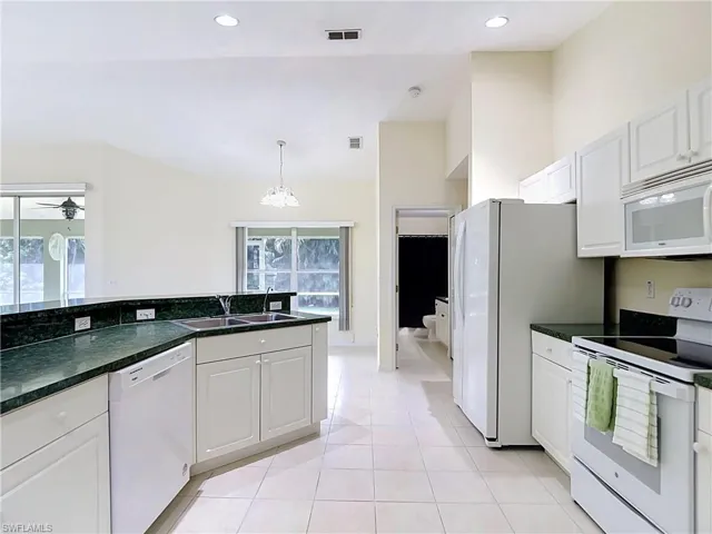 1808 Sw 12th Ln, Cape Coral, Florida 33991