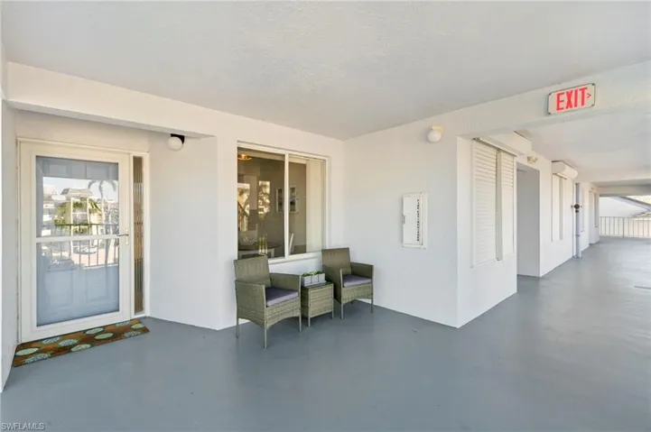 Corner unit with exterior seating area