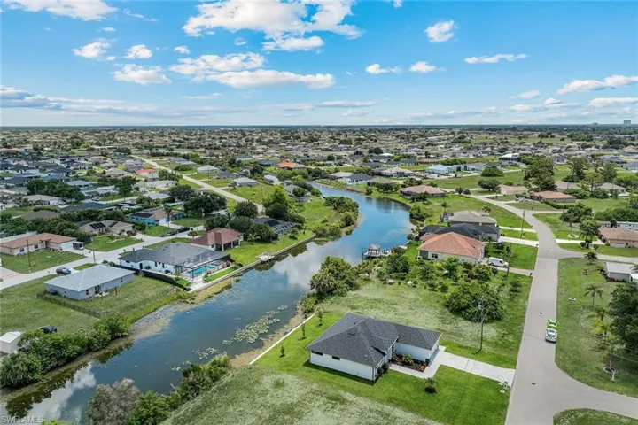 313 Ne 5th Ter, Cape Coral, Florida 33909