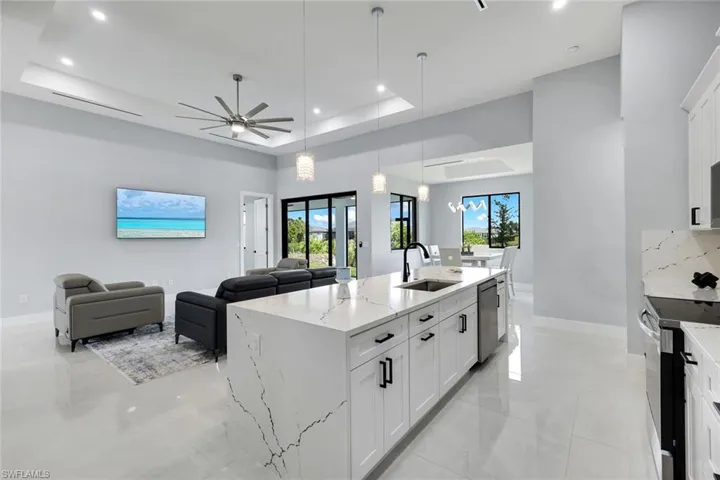 313 Ne 5th Ter, Cape Coral, Florida 33909