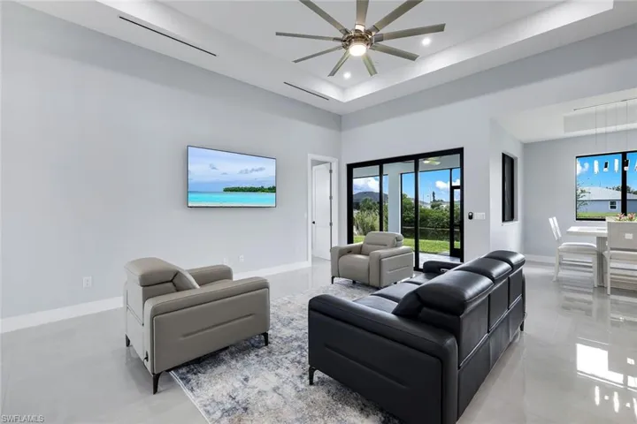 313 Ne 5th Ter, Cape Coral, Florida 33909