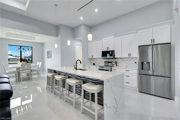 313 Ne 5th Ter, Cape Coral, Florida 33909